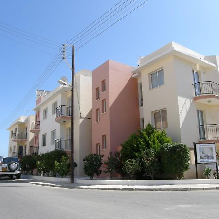 Athena And The Owl Beachside Apt Paphos Eksteriør billede