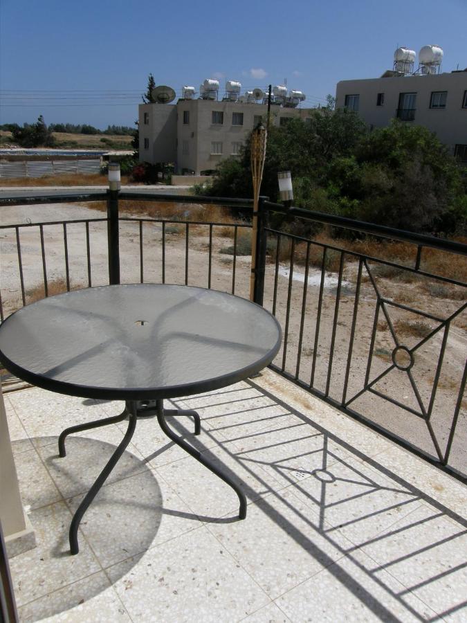 Athena And The Owl Beachside Apt Paphos Eksteriør billede