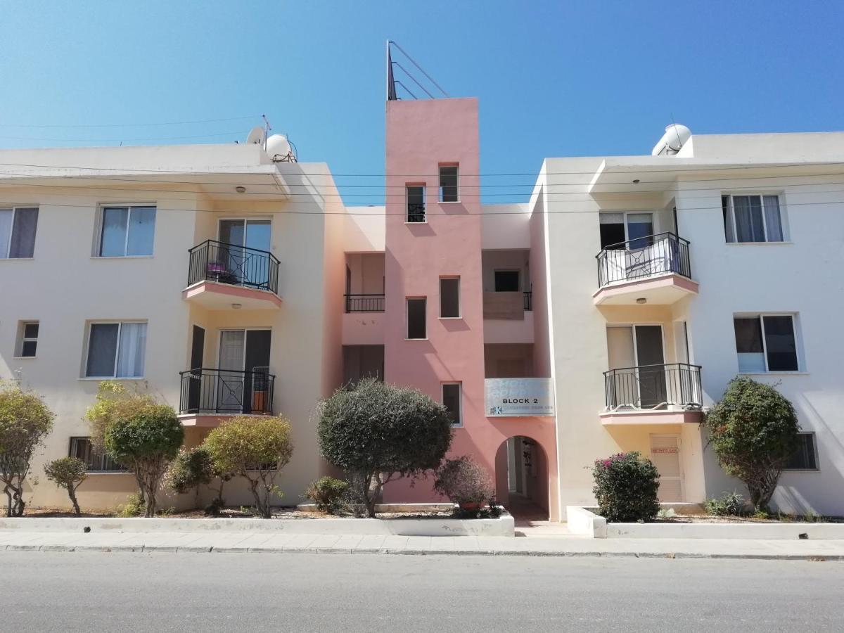 Athena And The Owl Beachside Apt Paphos Eksteriør billede